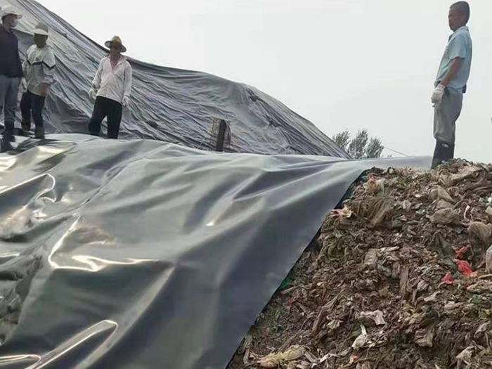 在垃圾填埋場(chǎng)中采用什么規(guī)格的土工膜？